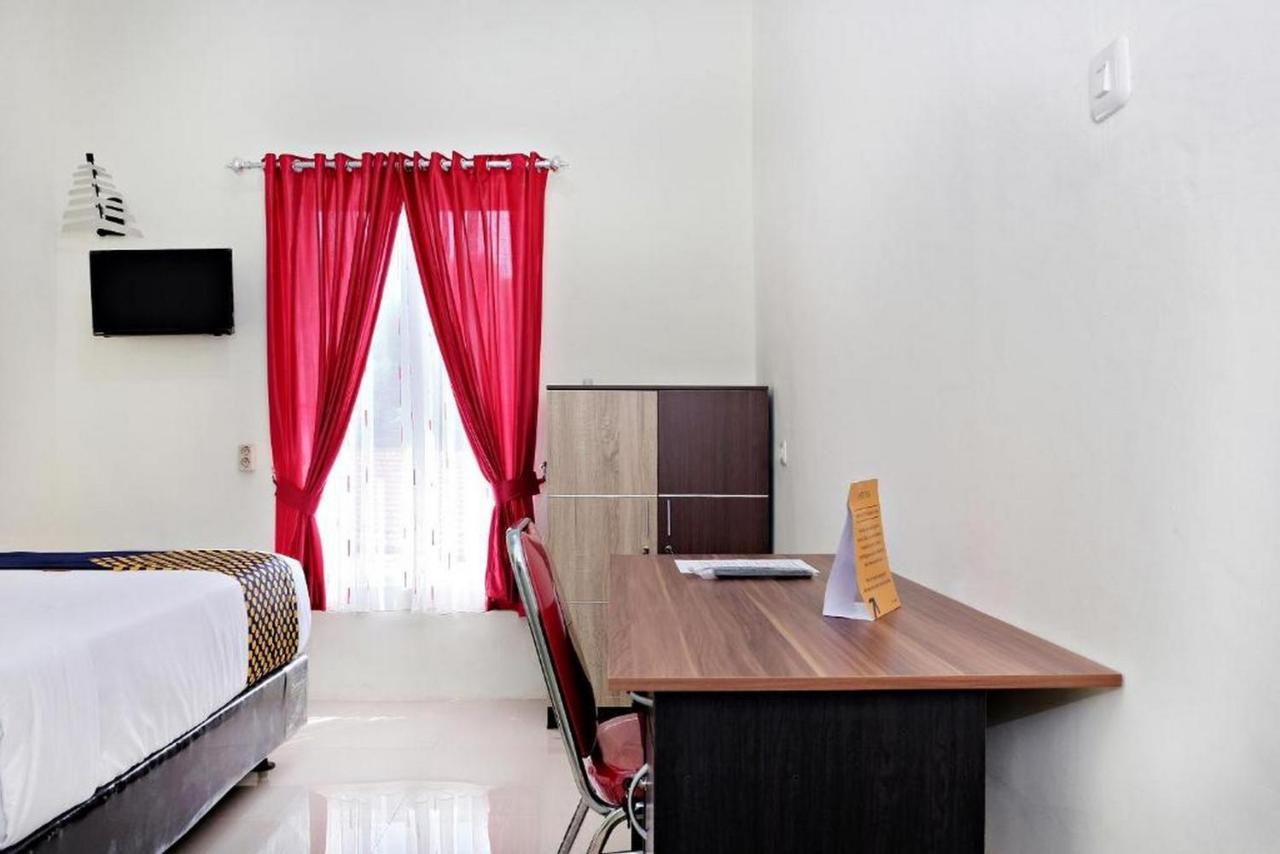 Homestay Danesti Syariah Near Bandara Sultan Hasanuddin Makassar Extérieur photo