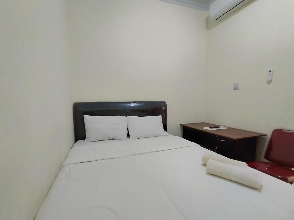Homestay Danesti Syariah Near Bandara Sultan Hasanuddin Makassar Extérieur photo