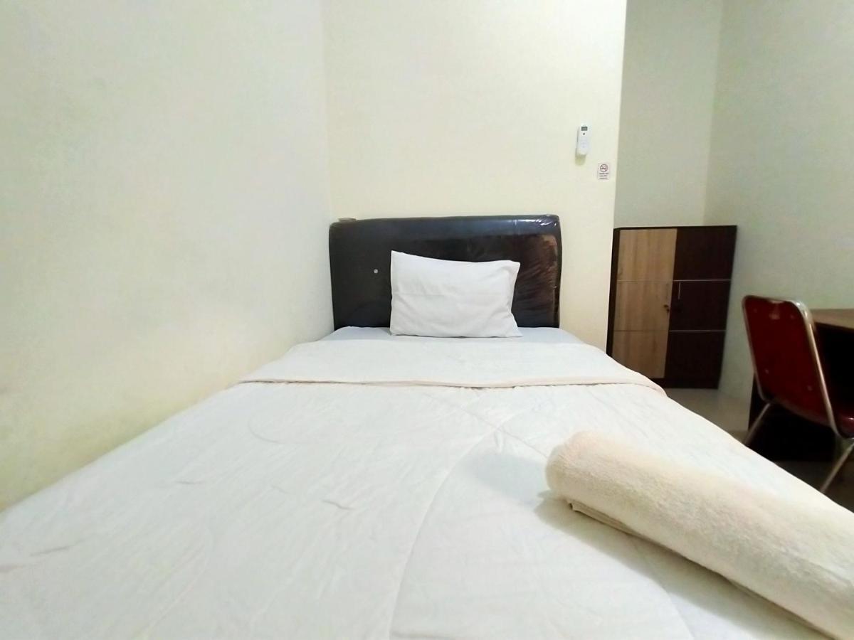 Homestay Danesti Syariah Near Bandara Sultan Hasanuddin Makassar Extérieur photo