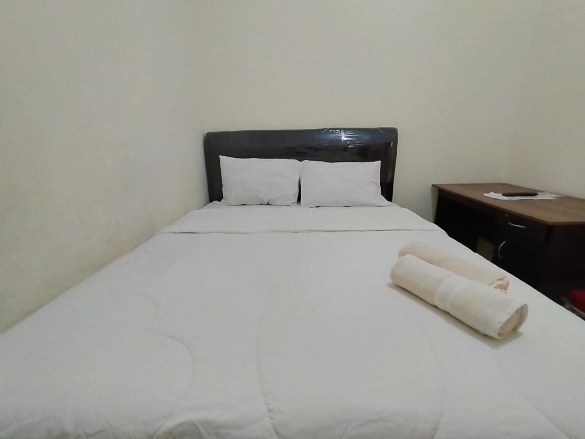 Homestay Danesti Syariah Near Bandara Sultan Hasanuddin Makassar Extérieur photo