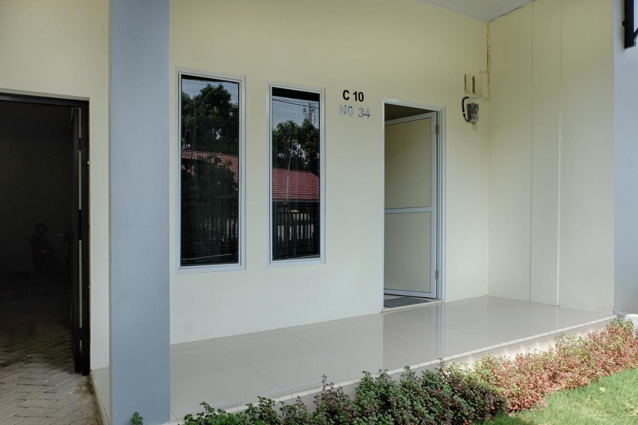 Homestay Danesti Syariah Near Bandara Sultan Hasanuddin Makassar Extérieur photo