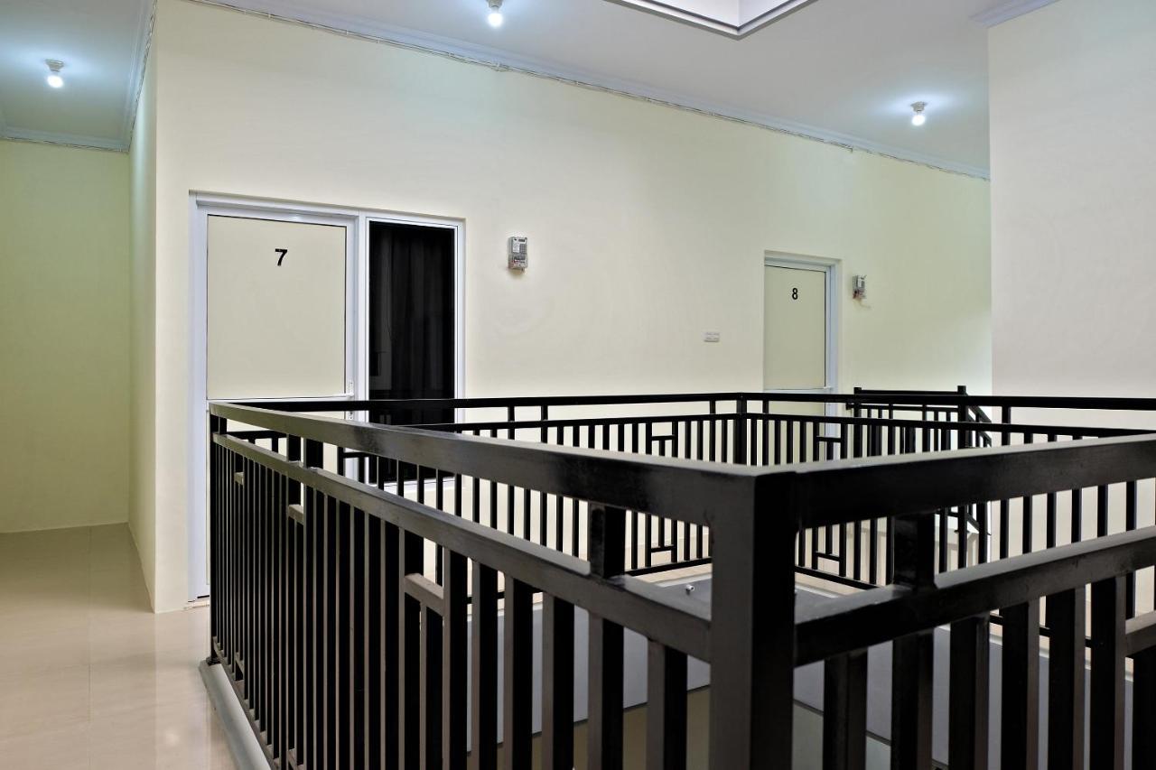 Homestay Danesti Syariah Near Bandara Sultan Hasanuddin Makassar Extérieur photo