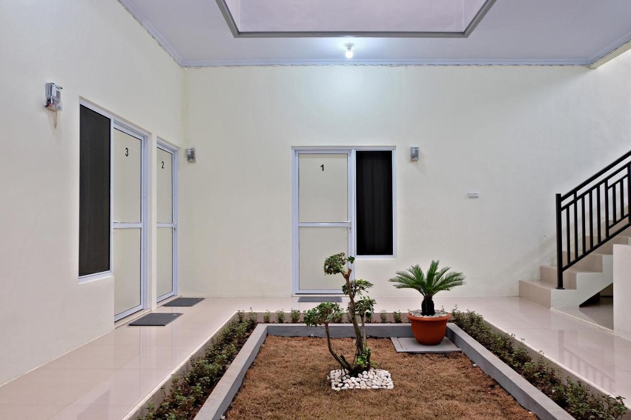 Homestay Danesti Syariah Near Bandara Sultan Hasanuddin Makassar Extérieur photo