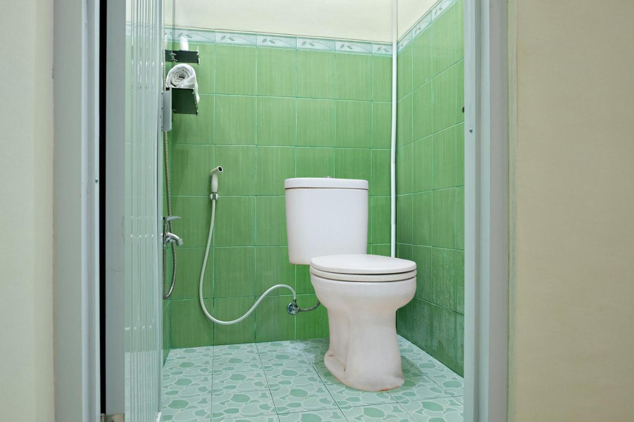 Homestay Danesti Syariah Near Bandara Sultan Hasanuddin Makassar Extérieur photo